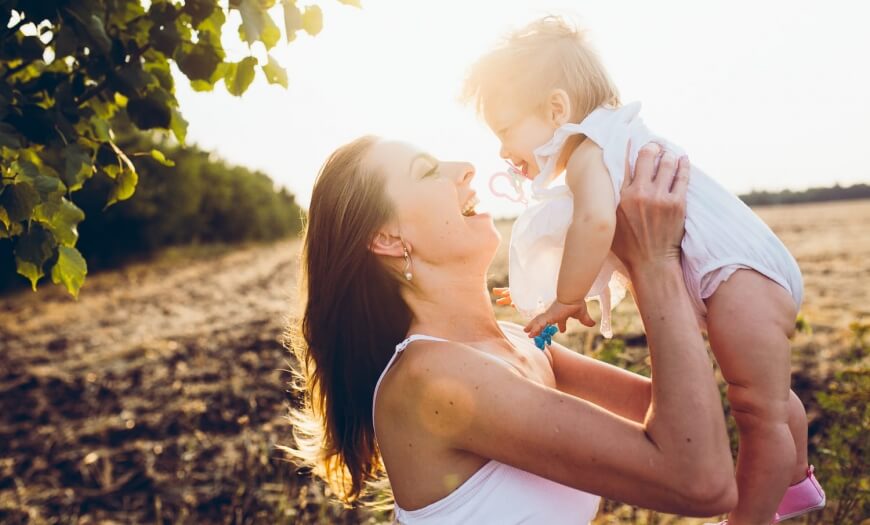Banho de sol em bebê: qual é a recomendação?