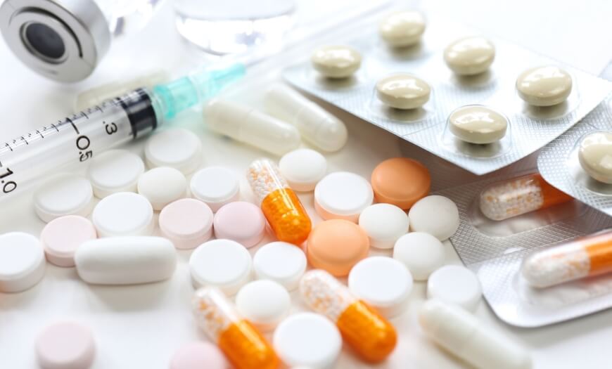 O perigo da automedicação: um hábito comum que virou problema de saúde pública